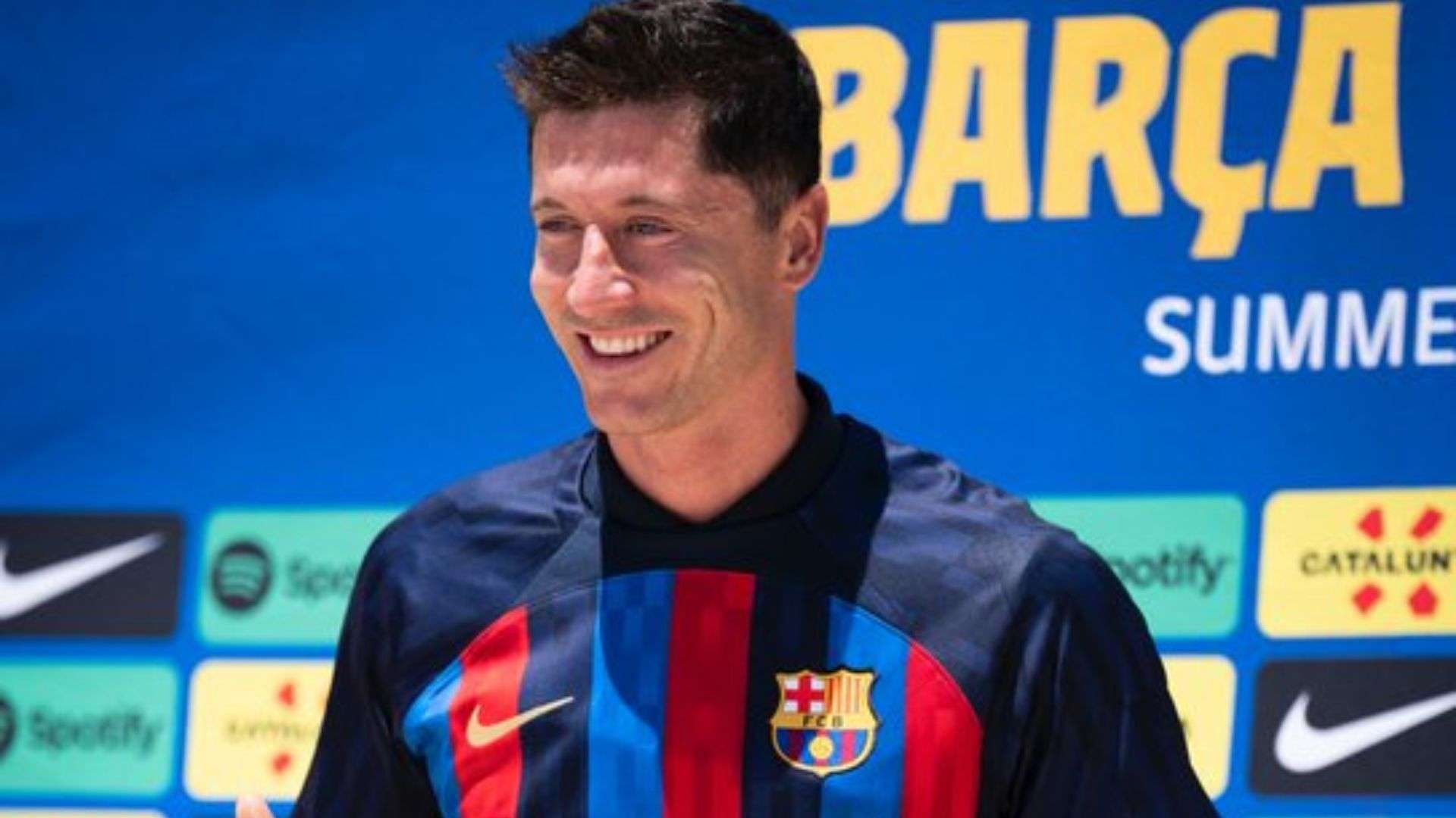 背景吸引了 背景吸引了